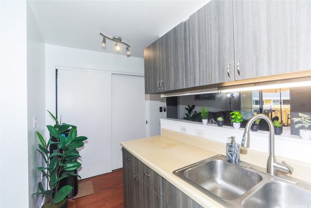 94-536 Kupuohi Street 22-101, Waipahu, HI 96797