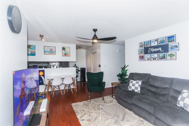 94-536 Kupuohi Street 22-101, Waipahu, HI 96797