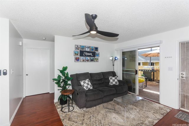 94-536 Kupuohi Street 22-101, Waipahu, HI 96797