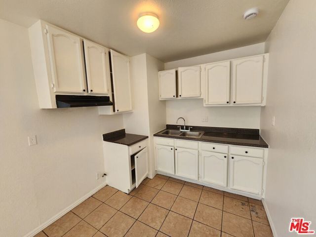 807 E Vernon Avenue 2, Los Angeles, CA 90011