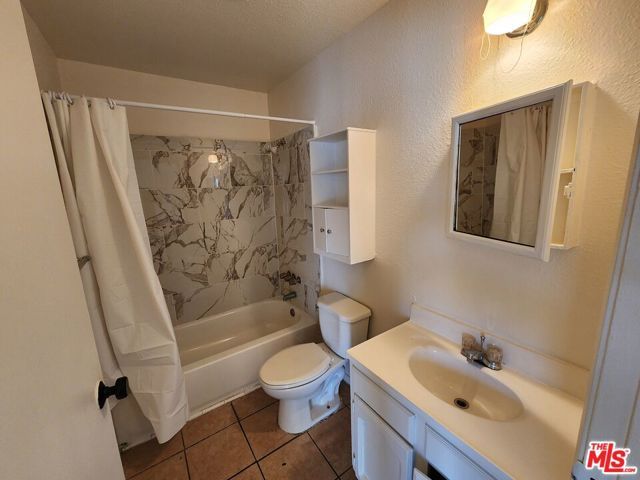 807 E Vernon Avenue 2, Los Angeles, CA 90011