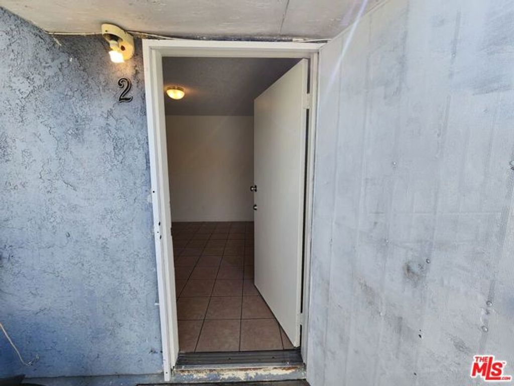 807 E Vernon Avenue 2, Los Angeles, CA 90011