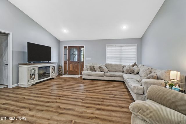 116 Firefly Court, Jamestown, TN 38556