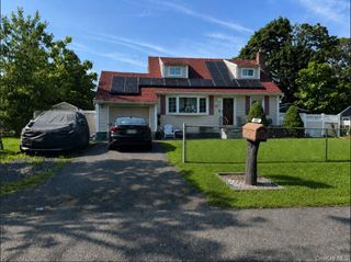 495 Earle Street, Central Islip, NY 11722