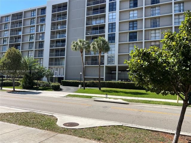 17600 N Bay Rd N902, Sunny Isles Beach, FL 33160