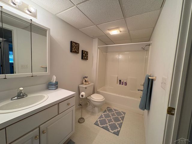 8 E Mallard Cove Drive, Saginaw, MI 48603