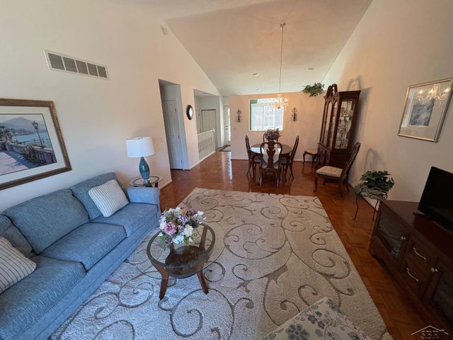 8 E Mallard Cove Drive, Saginaw, MI 48603