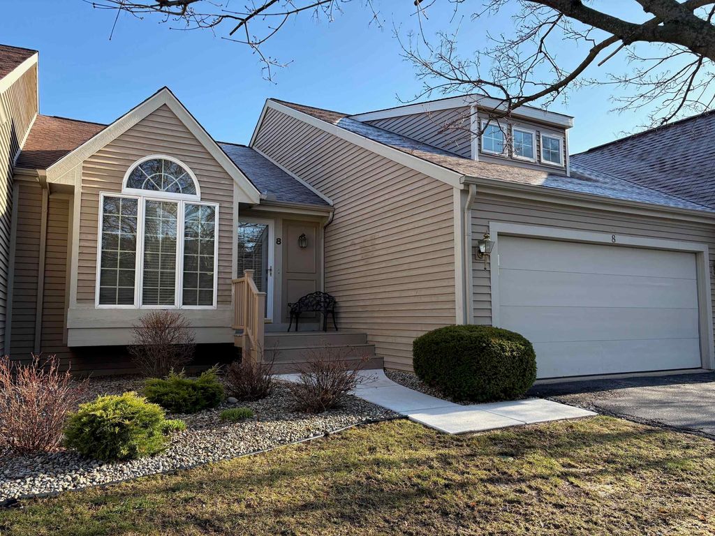 8 E Mallard Cove Drive, Saginaw, MI 48603