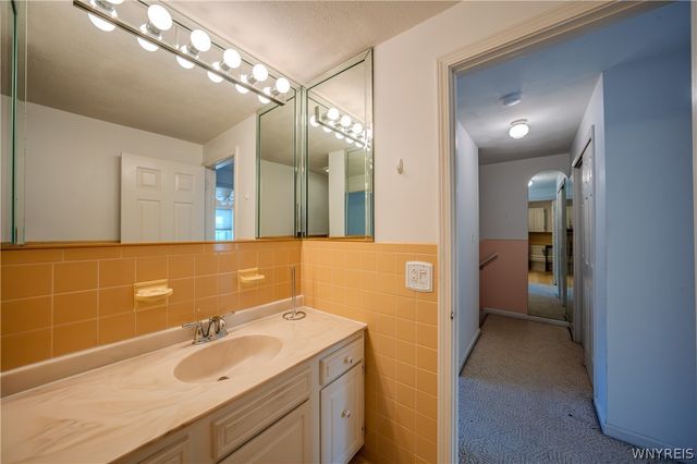 105 Carriage Drive 3, Orchard Park, NY 14127