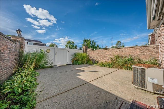 105 Carriage Drive 3, Orchard Park, NY 14127