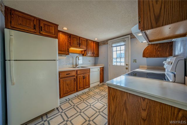 105 Carriage Drive 3, Orchard Park, NY 14127
