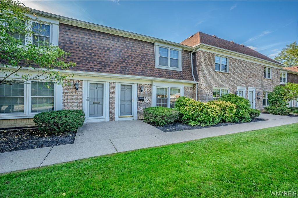 105 Carriage Drive 3, Orchard Park, NY 14127