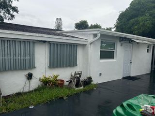 1911 Arcadia Dr B, Miramar, FL 33023