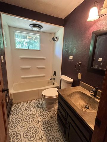 135 S Steer Street, Addison, MI 49220