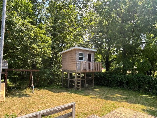 135 S Steer Street, Addison, MI 49220