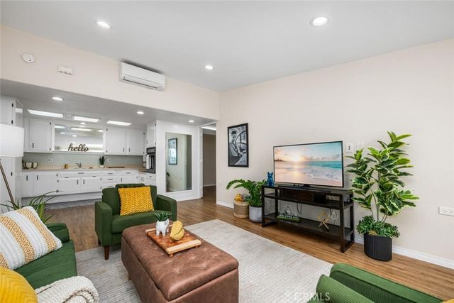 1312 Golden Rain Road 67i, Seal Beach, CA 90740
