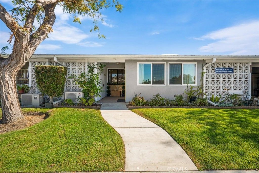 1312 Golden Rain Road 67i, Seal Beach, CA 90740