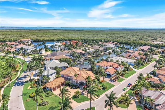5727 Yardarm CT, Cape Coral, FL 33914