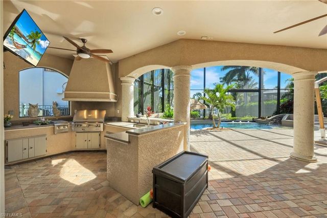 5727 Yardarm CT, Cape Coral, FL 33914