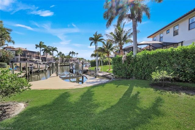5727 Yardarm CT, Cape Coral, FL 33914