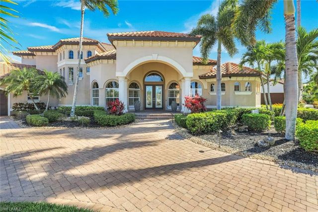 5727 Yardarm CT, Cape Coral, FL 33914