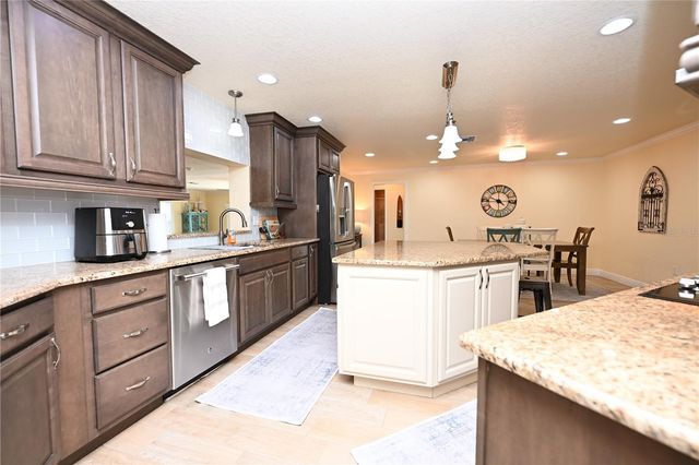 2240 LAKE ARIANA BOULEVARD, Auburndale, FL 33823