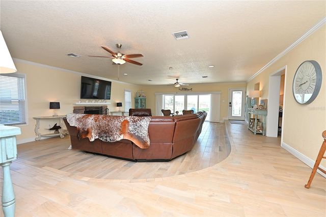 2240 LAKE ARIANA BOULEVARD, Auburndale, FL 33823