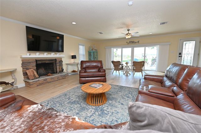 2240 LAKE ARIANA BOULEVARD, Auburndale, FL 33823