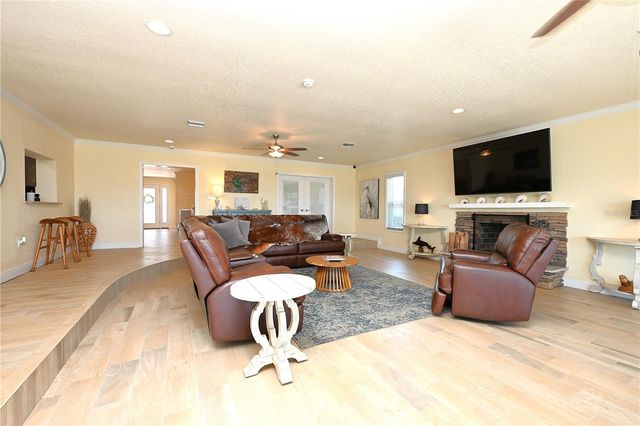 2240 LAKE ARIANA BOULEVARD, Auburndale, FL 33823