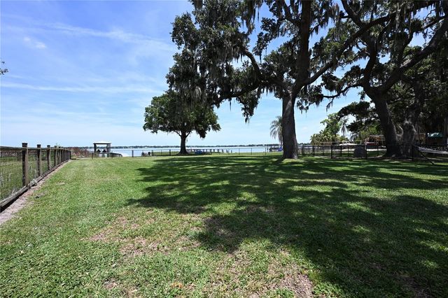 2240 LAKE ARIANA BOULEVARD, Auburndale, FL 33823