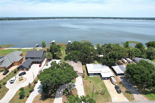 2240 LAKE ARIANA BOULEVARD, Auburndale, FL 33823