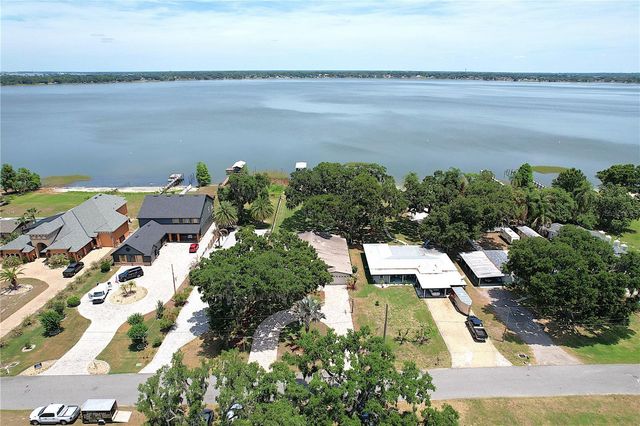 2240 LAKE ARIANA BOULEVARD, Auburndale, FL 33823