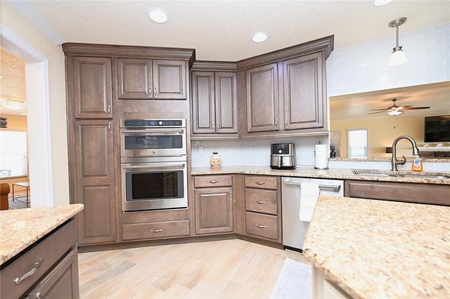 2240 LAKE ARIANA BOULEVARD, Auburndale, FL 33823