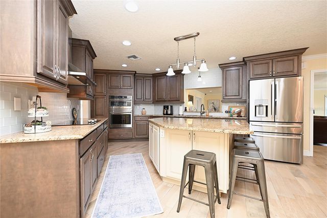 2240 LAKE ARIANA BOULEVARD, Auburndale, FL 33823