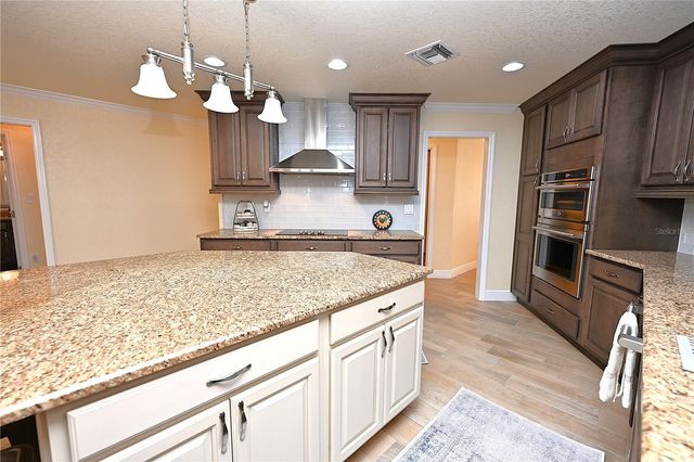 2240 LAKE ARIANA BOULEVARD, Auburndale, FL 33823