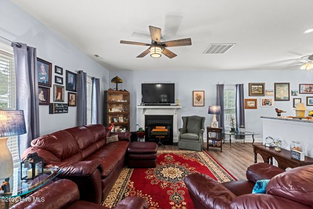 231 Admiral Court, Sneads Ferry, NC 28460