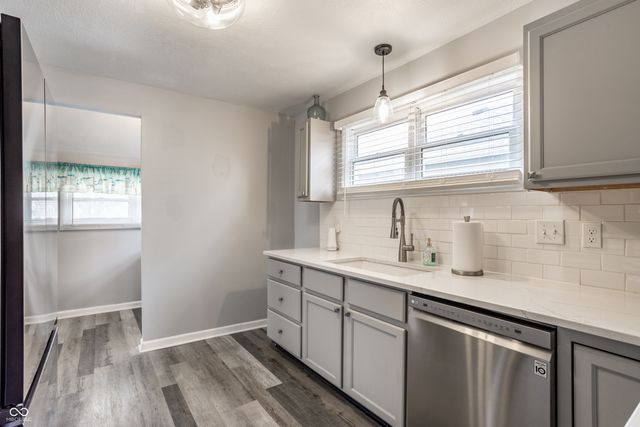 122 S 5th Avenue, Beech Grove, IN 46107