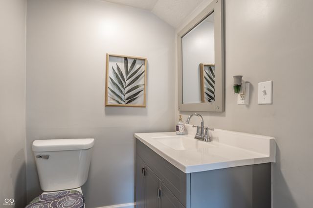 122 S 5th Avenue, Beech Grove, IN 46107