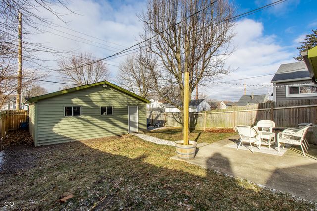 122 S 5th Avenue, Beech Grove, IN 46107