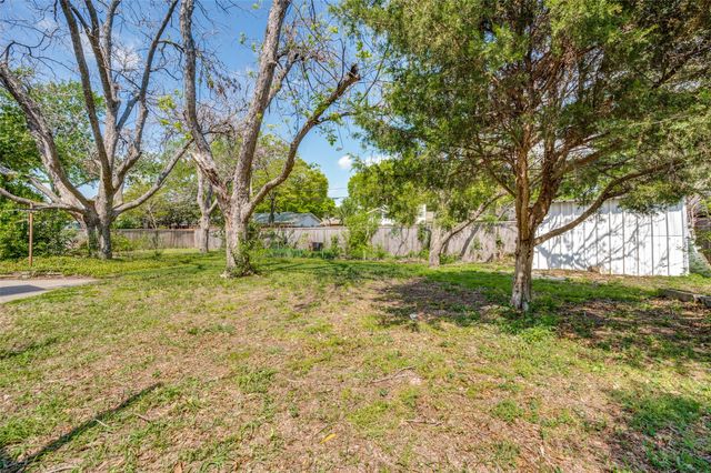 3949 Royal Palms Court, Dallas, TX 75244