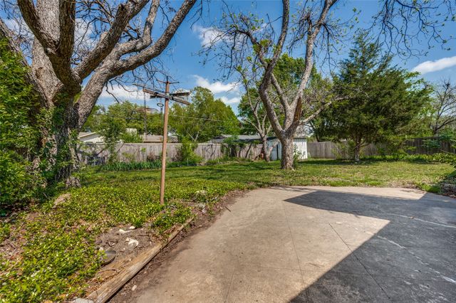 3949 Royal Palms Court, Dallas, TX 75244