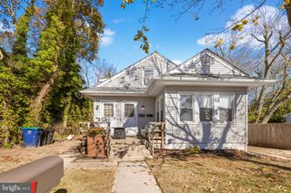 27 E GROVELAND AVENUE, Somers Point, NJ 08244