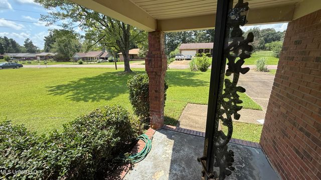 595 Swaney Drive, Holly Springs, MS 38635
