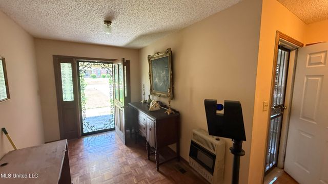 595 Swaney Drive, Holly Springs, MS 38635