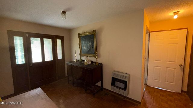 595 Swaney Drive, Holly Springs, MS 38635