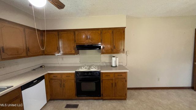 595 Swaney Drive, Holly Springs, MS 38635