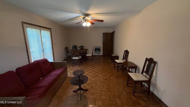 595 Swaney Drive, Holly Springs, MS 38635