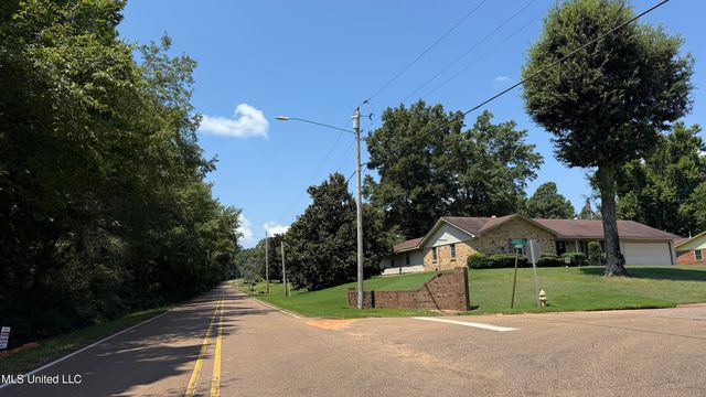 595 Swaney Drive, Holly Springs, MS 38635