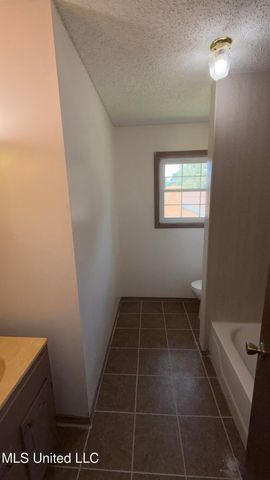 595 Swaney Drive, Holly Springs, MS 38635