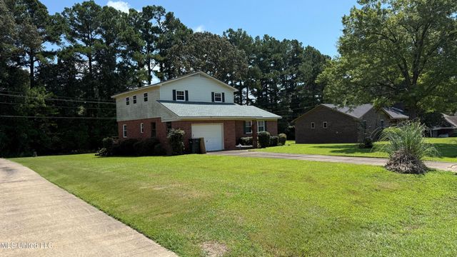 595 Swaney Drive, Holly Springs, MS 38635